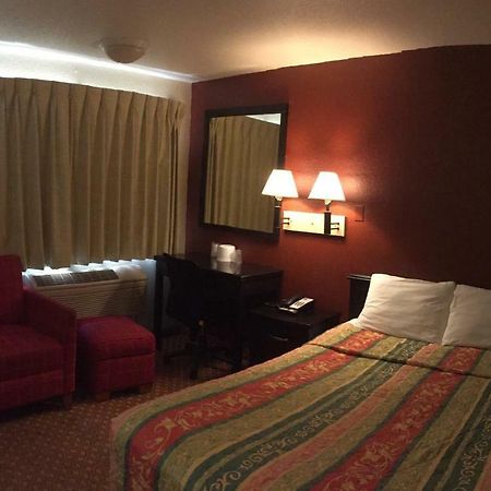 Hilltop Inn & Suites Victorville Dış mekan fotoğraf