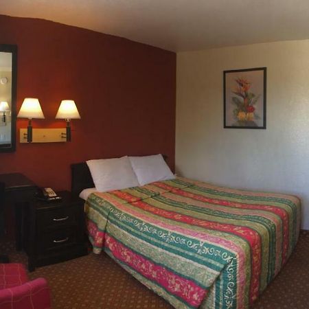 Hilltop Inn & Suites Victorville Dış mekan fotoğraf