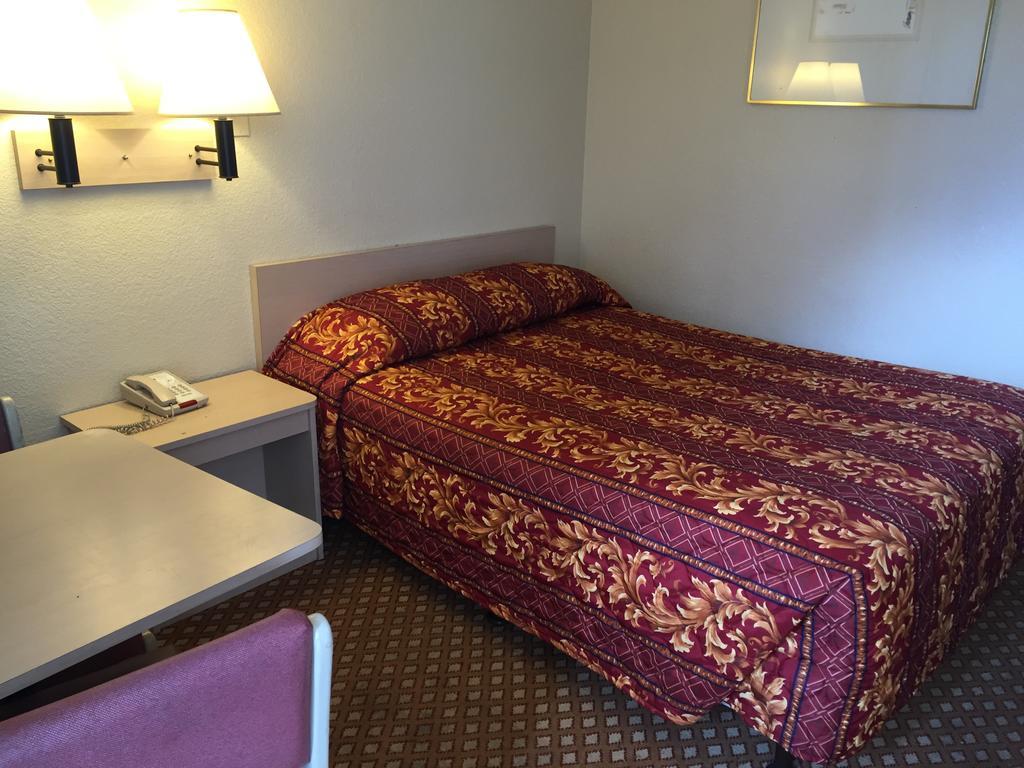 Hilltop Inn & Suites Victorville Dış mekan fotoğraf