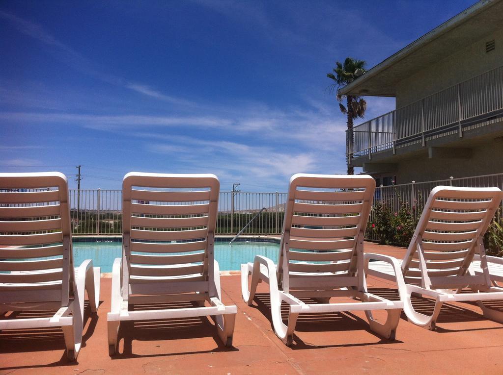 Hilltop Inn & Suites Victorville Dış mekan fotoğraf