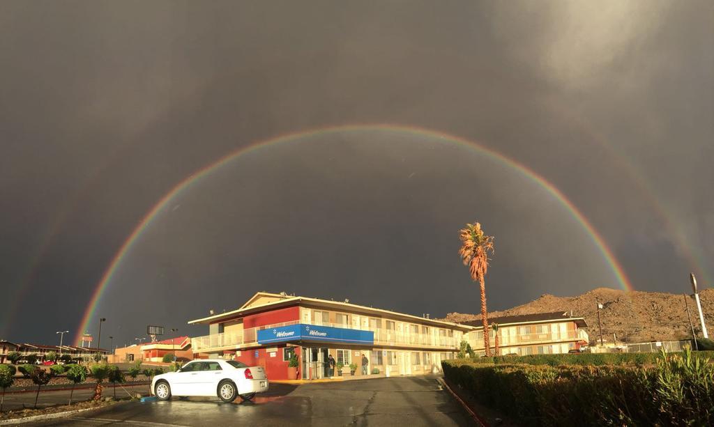 Hilltop Inn & Suites Victorville Dış mekan fotoğraf