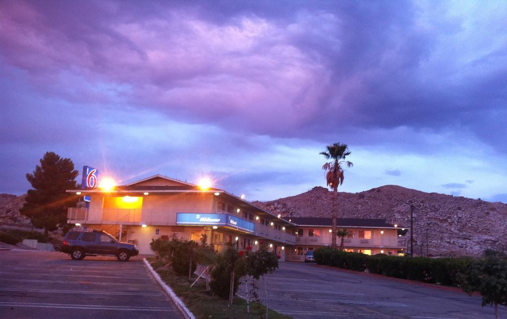 Hilltop Inn & Suites Victorville Dış mekan fotoğraf