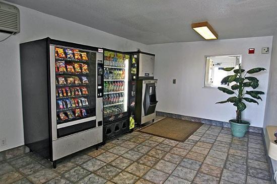 Hilltop Inn & Suites Victorville Konforlar fotoğraf