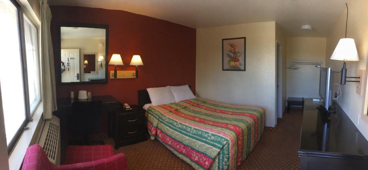 Hilltop Inn & Suites Victorville Dış mekan fotoğraf